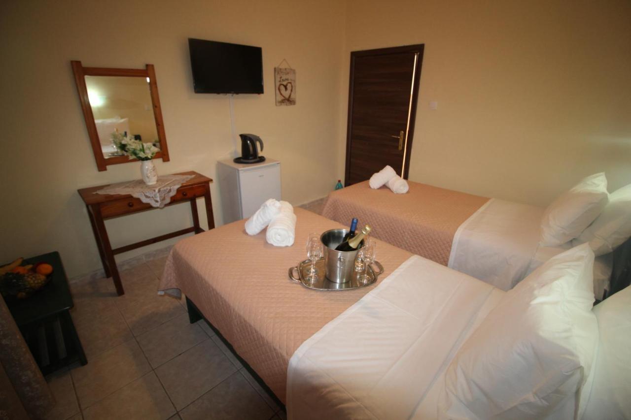 Batis Breeze B&B Perama (Corfu)